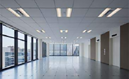 高性能ガラスの採用