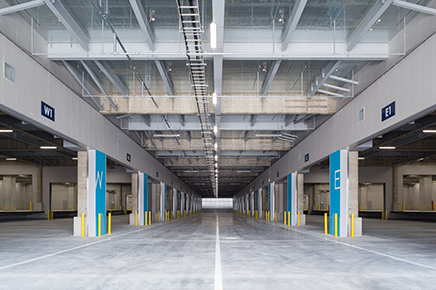 周辺住民への騒音に配慮した中央車路等の整備